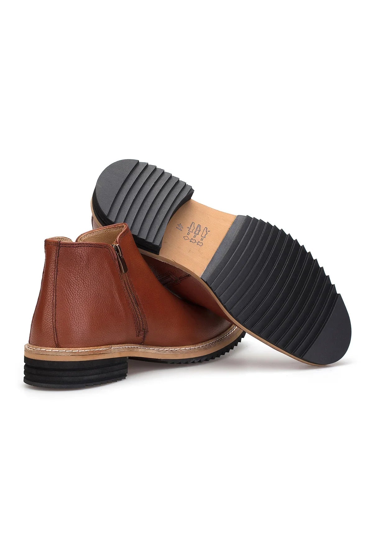 Innenansicht der Lederstiefel Camel Herren, Innenmaterial aus Leder, zeigt die bequeme Polsterung.