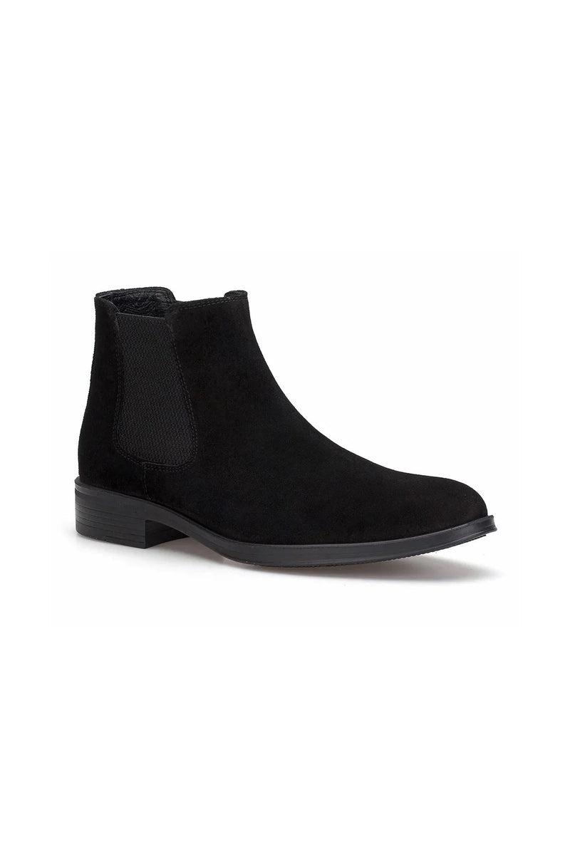 Nahaufnahme des Innenmaterials aus Leder in den Wildleder Chelsea Boots