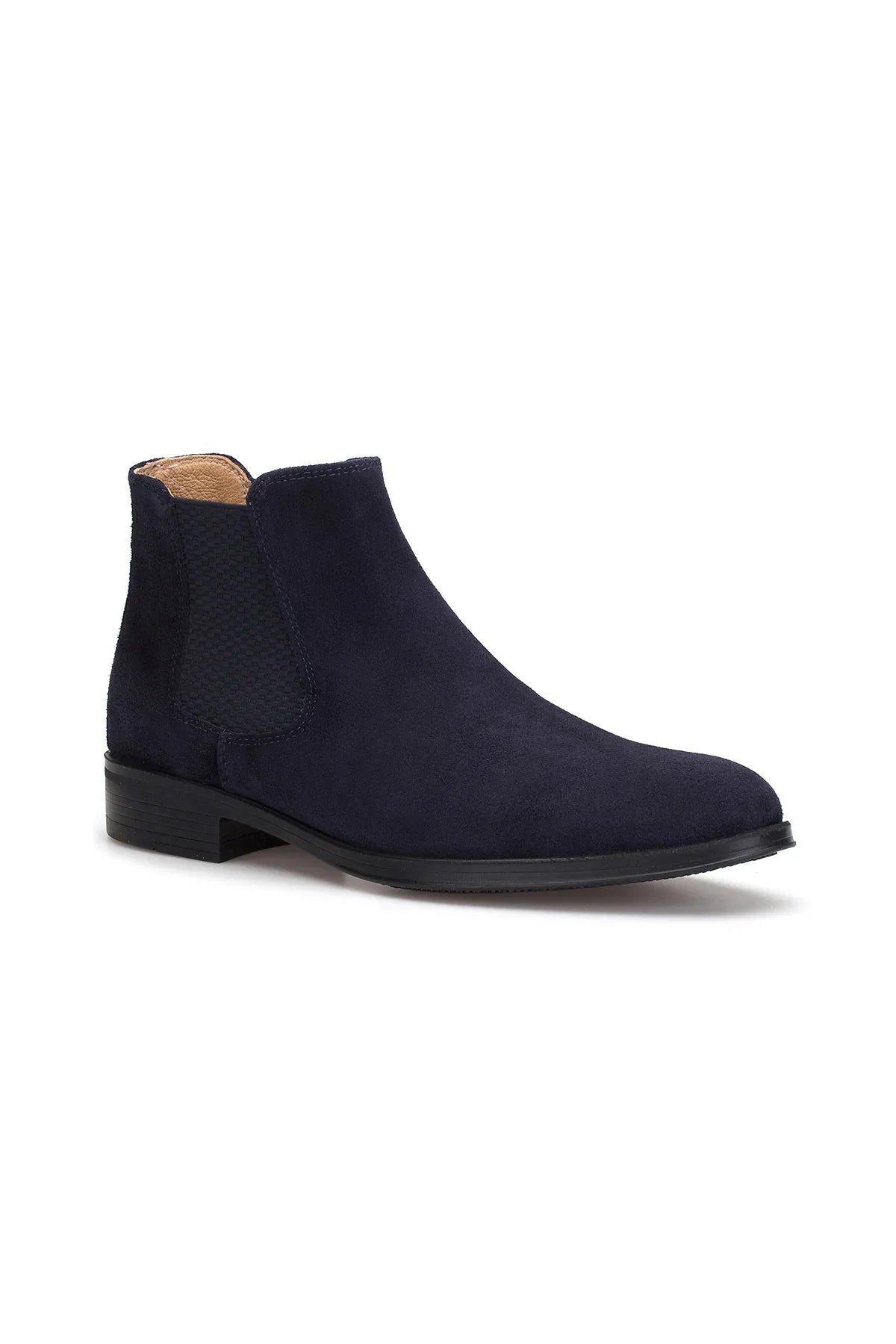 Nahaufnahme des elastischen Einsatzes in den Chelsea-Boots für flexible Passform