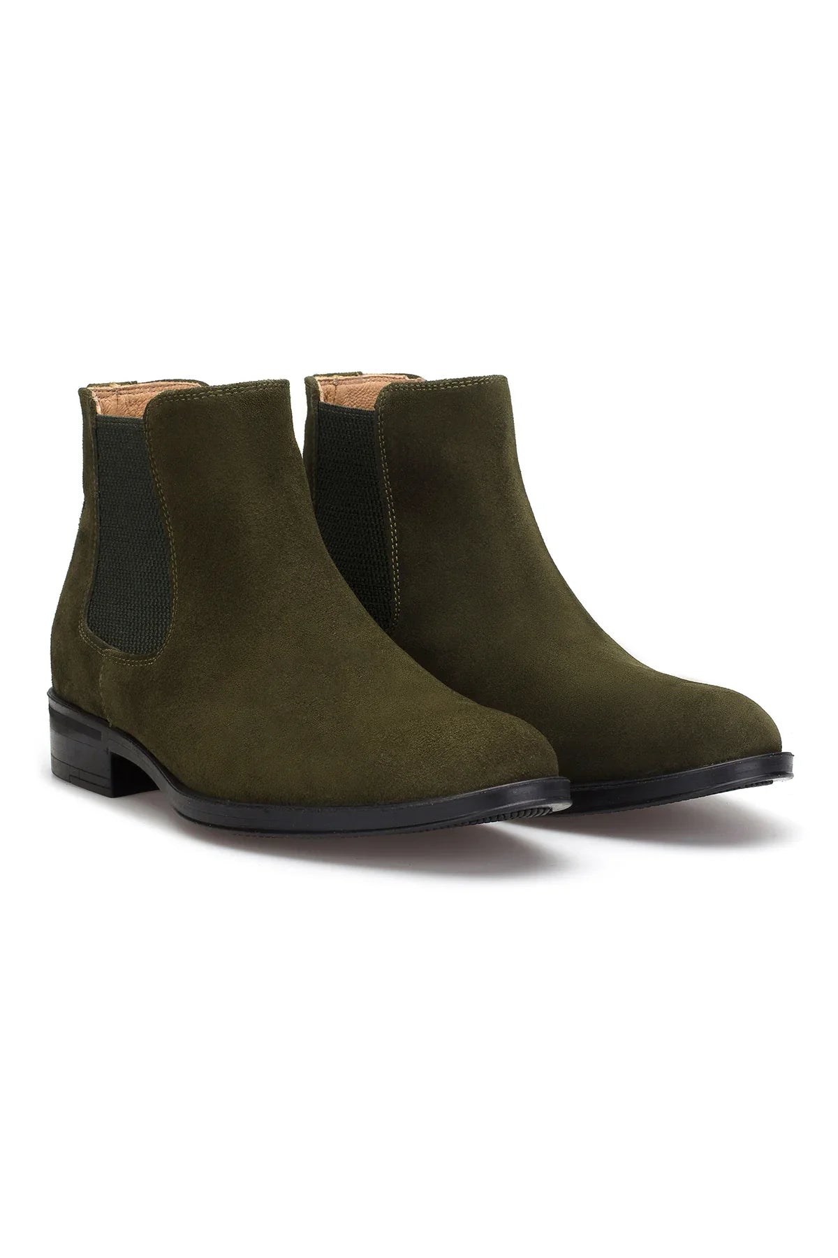 Chelsea Boots Wildleder Khaki – Vorderansicht mit elastischem Einsatz