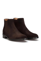 Vorderansicht der Chelsea-Boots aus Wildleder Braun
