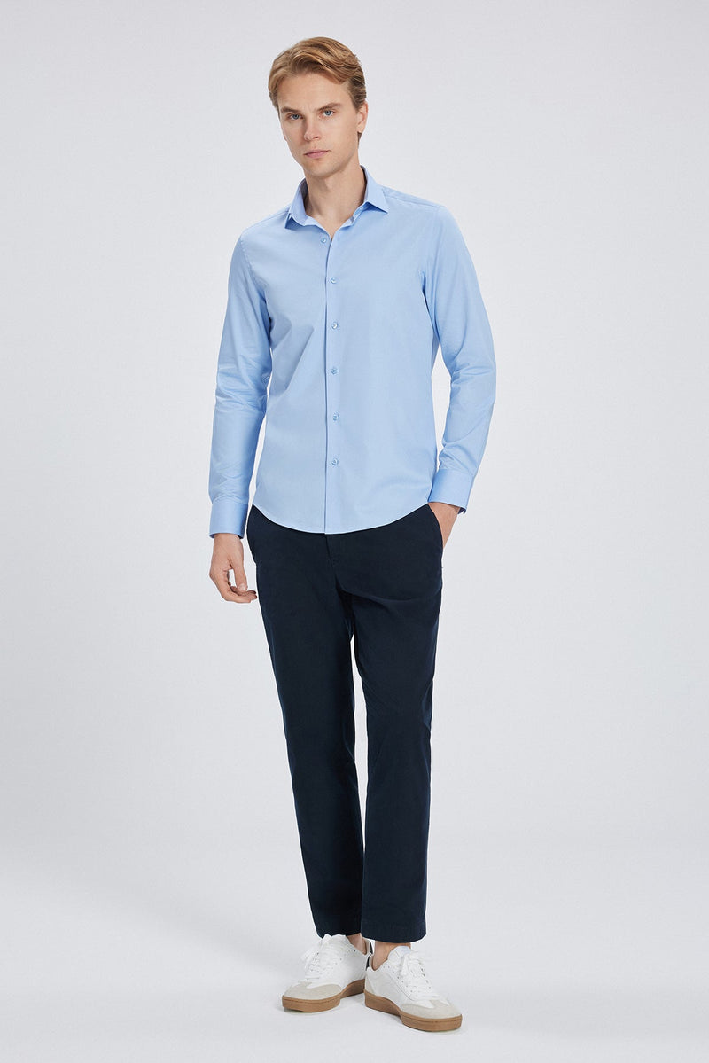 Slim Fit Original Business Hemd in Hellblau unifarben 100 % Satinierte Baumwolle.