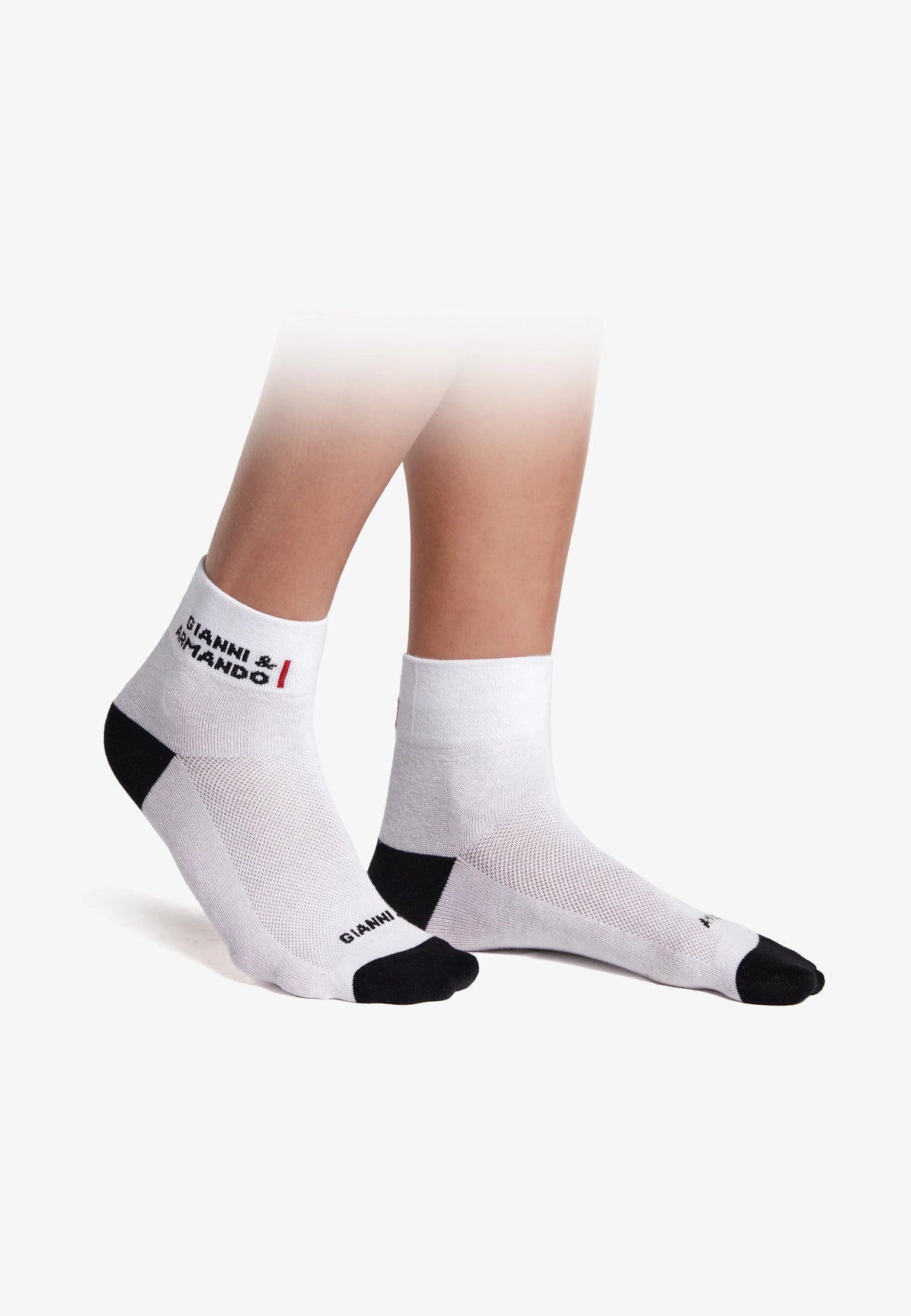 Detailaufnahme eines Ankle Socks in Anthrazit – feine Textur und elastischer Bündelrand