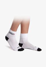 Detailaufnahme eines Ankle Socks in Anthrazit – feine Textur und elastischer Bündelrand